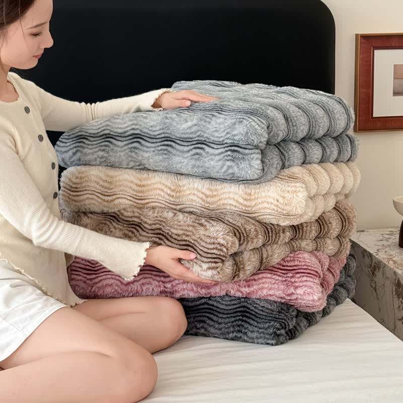 Faux Fur Wavy Jacquard Plush Blanket - image 2