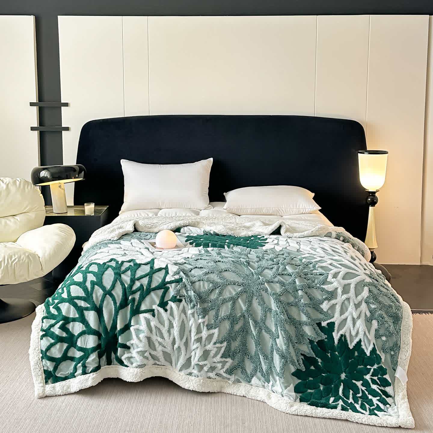 Floral-inspired Jacquard Sherpa Blanket - Dark Green - Queen - image 12