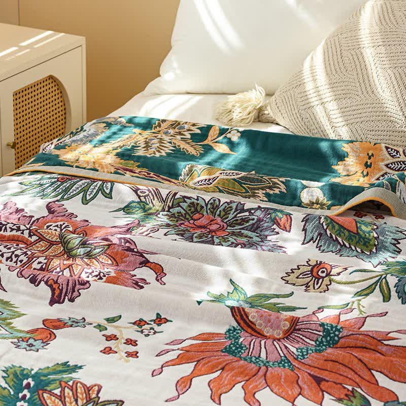 Retro Blooming Flower Cotton Gauze Quilt - image 4