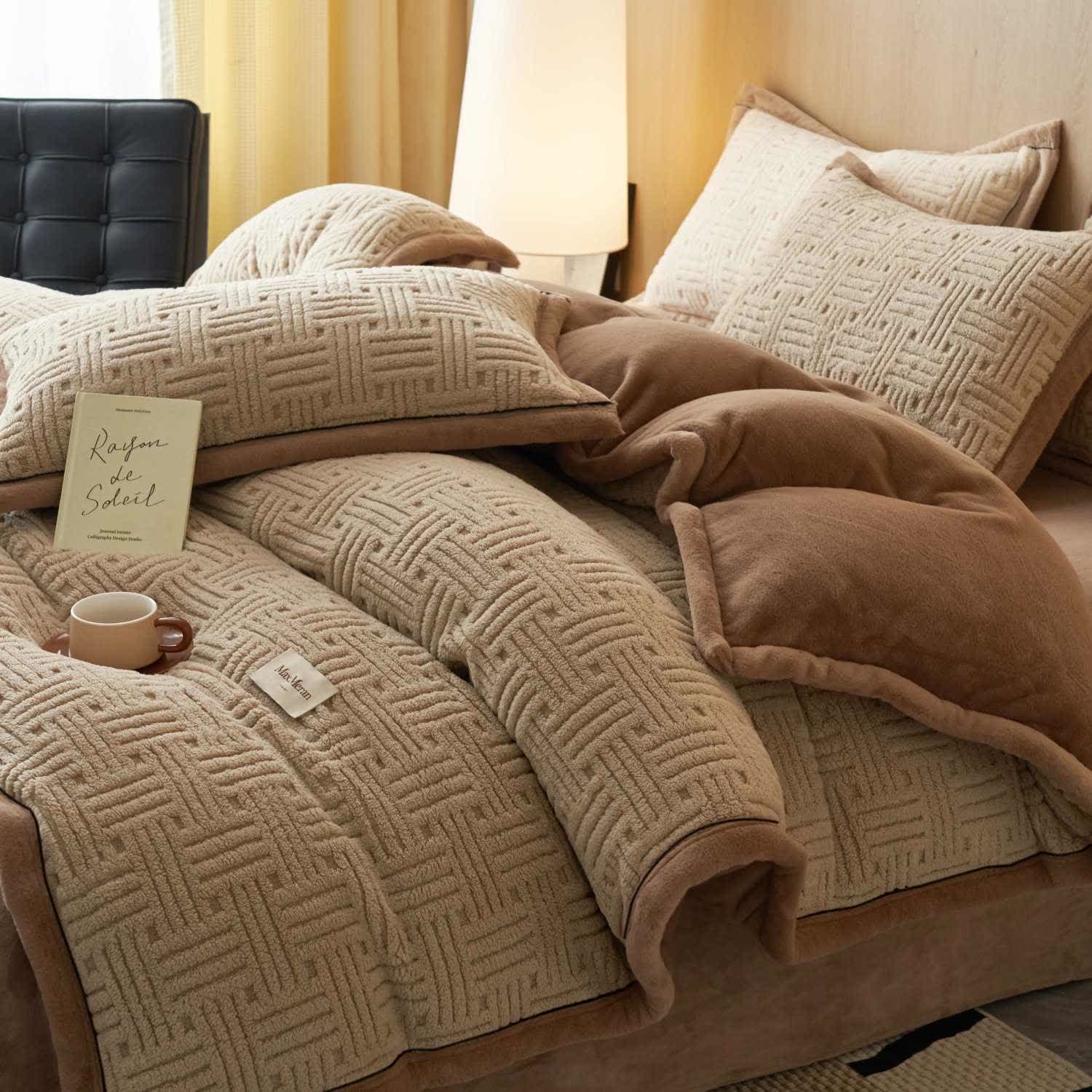 Stripe Knot Textured Plush Bedding Set - image 5