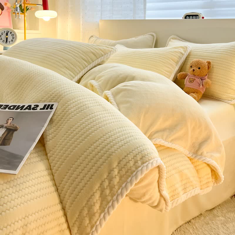 Wavy Stripe Jacquard Plush Bedding Set - Light Yellow - Bedding Set - King - image 5