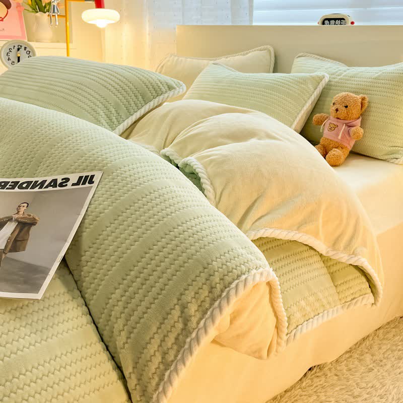 Wavy Stripe Jacquard Plush Bedding Set - Green - Bedding Set - King - image 13