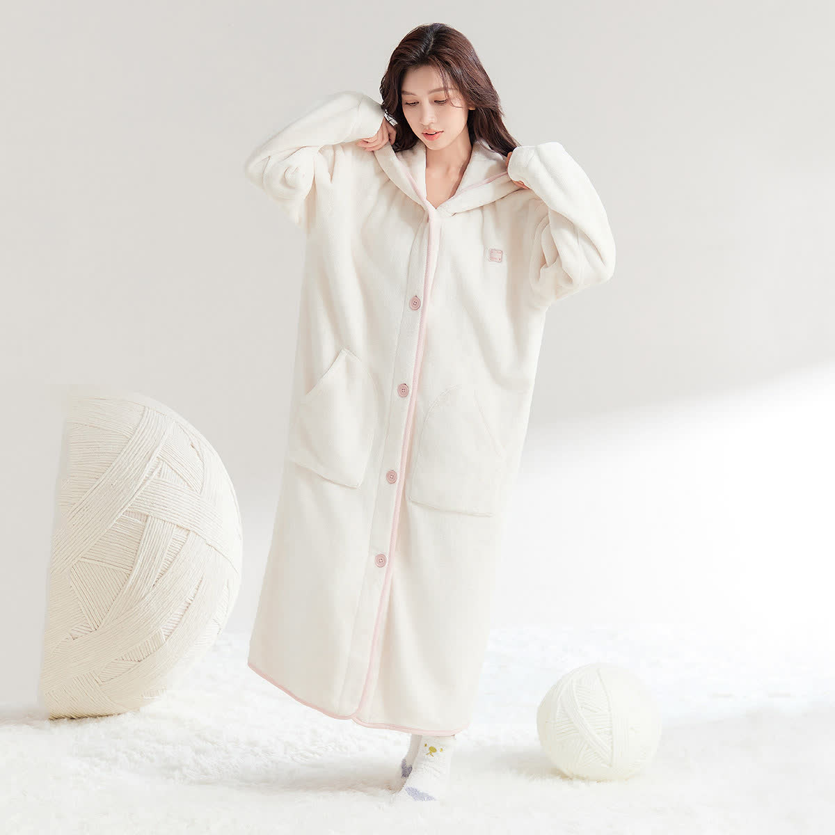 Simple Hooded Button Plush Bathrobe - image 2
