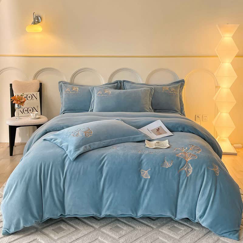 Ginkgo Leaf Embroidered Plush Bedding Set(4PCS) - Royal Blue - King - image 2
