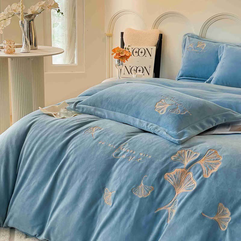 Ginkgo Leaf Embroidered Plush Bedding Set(4PCS) - image 3