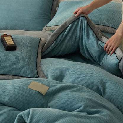 Waffle Textured  Reversible Plush Bedding Set(4PCS) - image 6