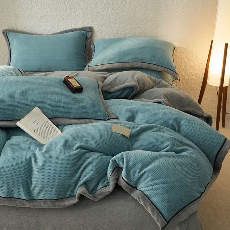 Waffle Textured  Reversible Plush Bedding Set(4PCS) - image 4