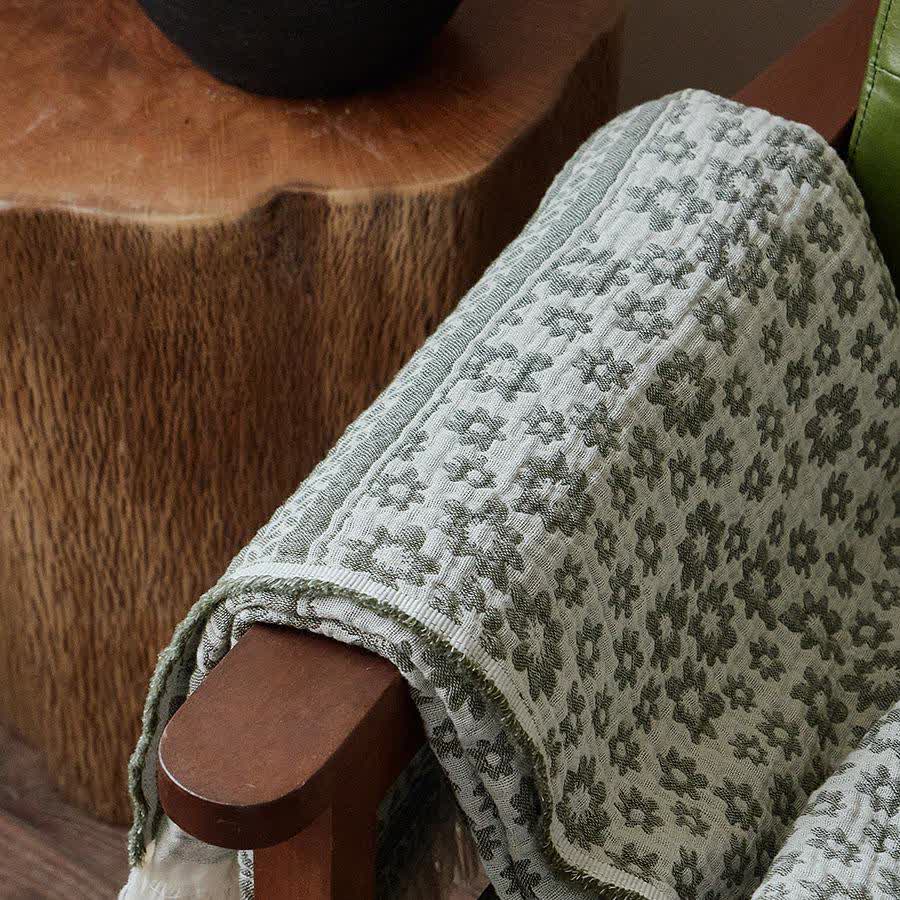 Daisy Pattern Cotton Tassel Blanket - image 3