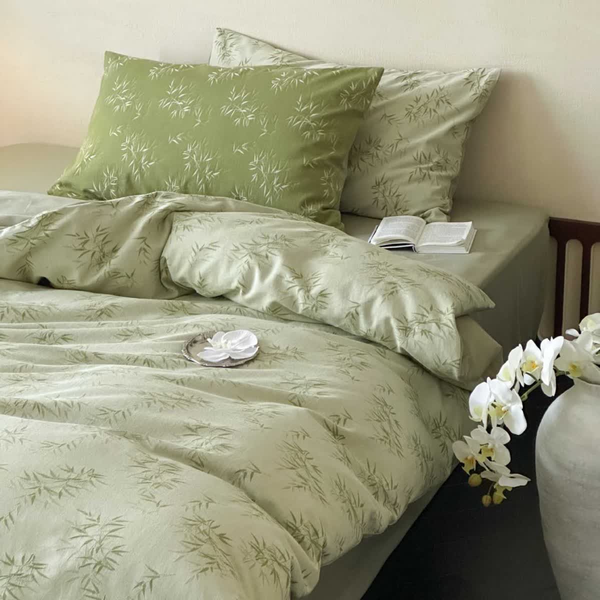 Oriental Bamboo Leaf Jacquard Cotton Bedding Set(4PCS) - Light Green - King - image 0