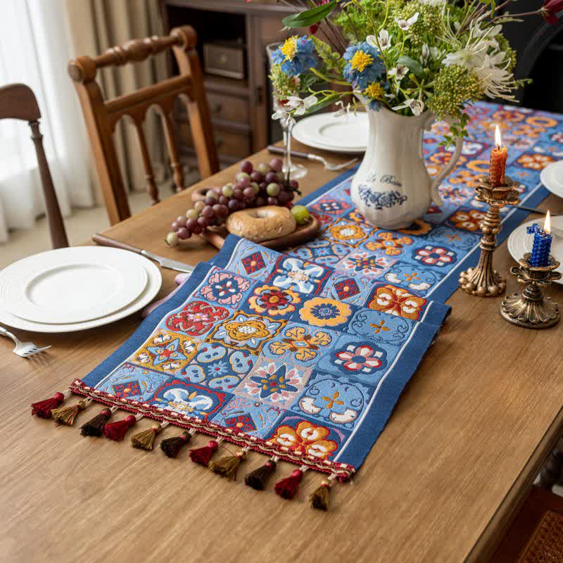 Geometric Pattern Jacquard Tassel Table Runner - image 4
