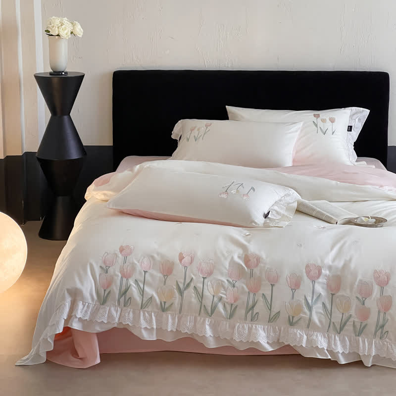 Tulip Embroidery Ruffled Lace Cotton Bedding(4PCS) - White - King - image 0