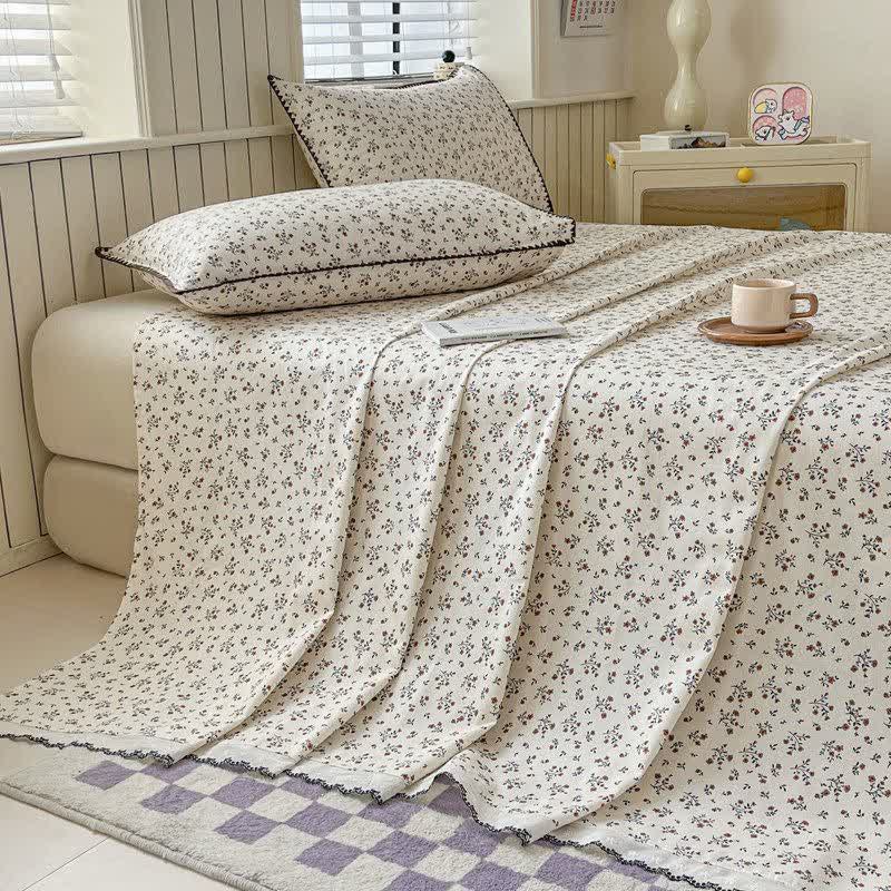 Vintage Floral Cotton Bedspread with Scalloped Trim - Beige - 2PCS Pillowcases - 19" x 29" - image 0