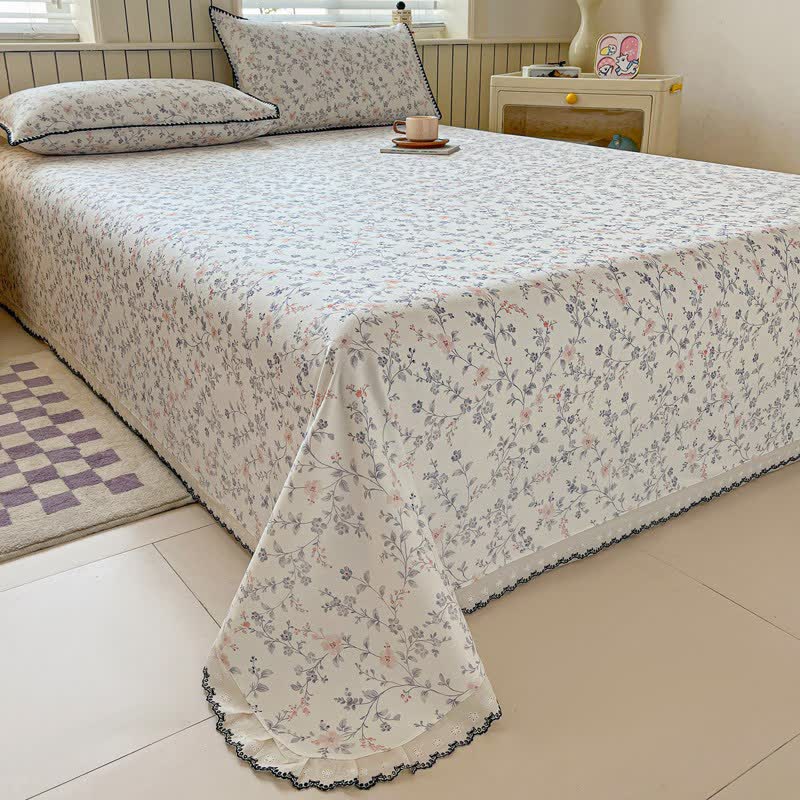 Vintage Floral Cotton Bedspread Set with Contrast Lace Trim - image 1