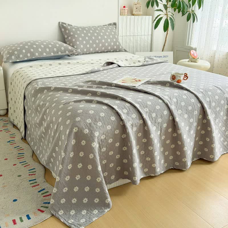 Gray Floral Jacquard Cotton Quilt - image 2