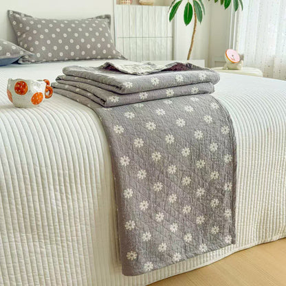 Gray Floral Jacquard Cotton Quilt - image 4