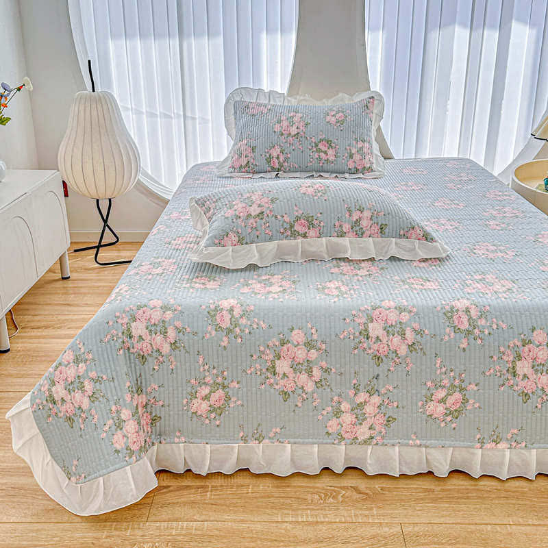 Ruffled Pink Rose Twill Cotton Coverlet - image 4