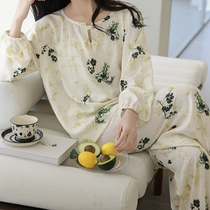 Pastoral Floral Long Sleeve Women's Pajamas - image 9