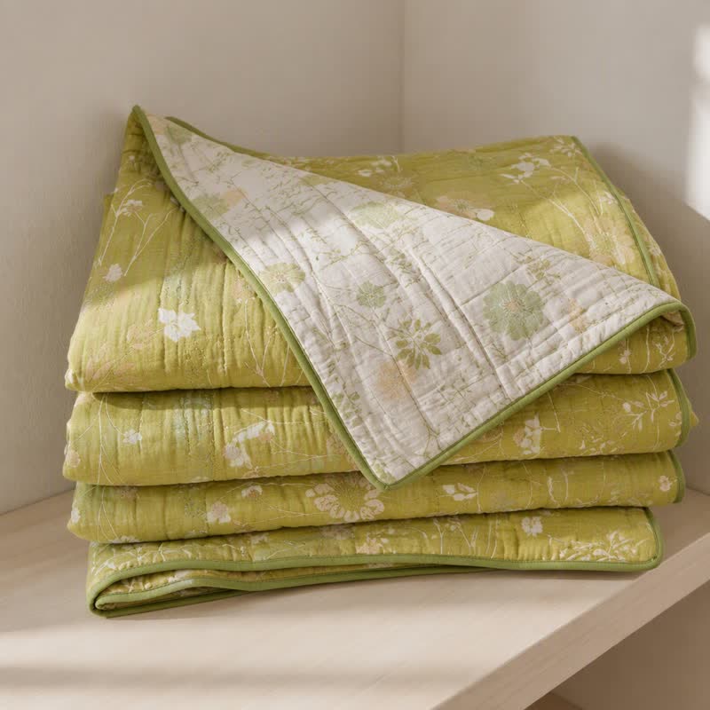 Soft Green Floral Reversible Cotton Quilt - Green - King - image 0