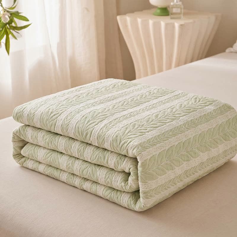 Scandinavian Leaf Stitch Cotton Quilt - image 2