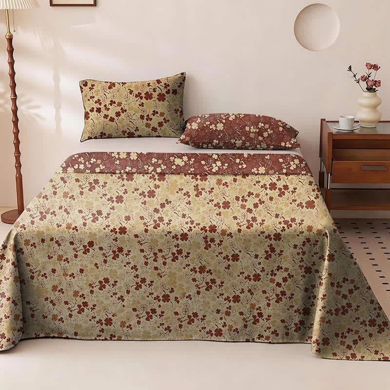 Red Lucky Clover Cotton Gauze Bedspread - image 4