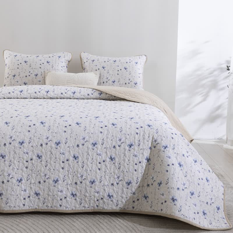 Blue Watercolor Flower Cotton Quilt Set - Creamy White - Quilt with 2PCS Pillowcases - King - image 1