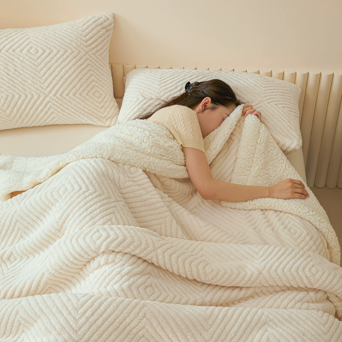 Diamond-Weave Sherpa Throw Blanket - image 38