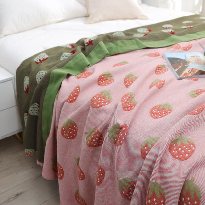 Ownkoti Strawberry Pattern Cotton Gauze Reversible Quilt