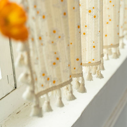 Beige Daisy Pattern Tier Curtain