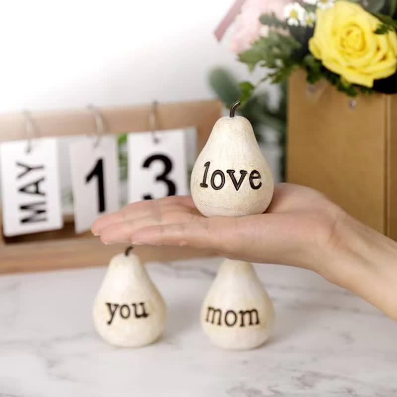 "LOVE YOU MOM" Resin Desktop Decoration