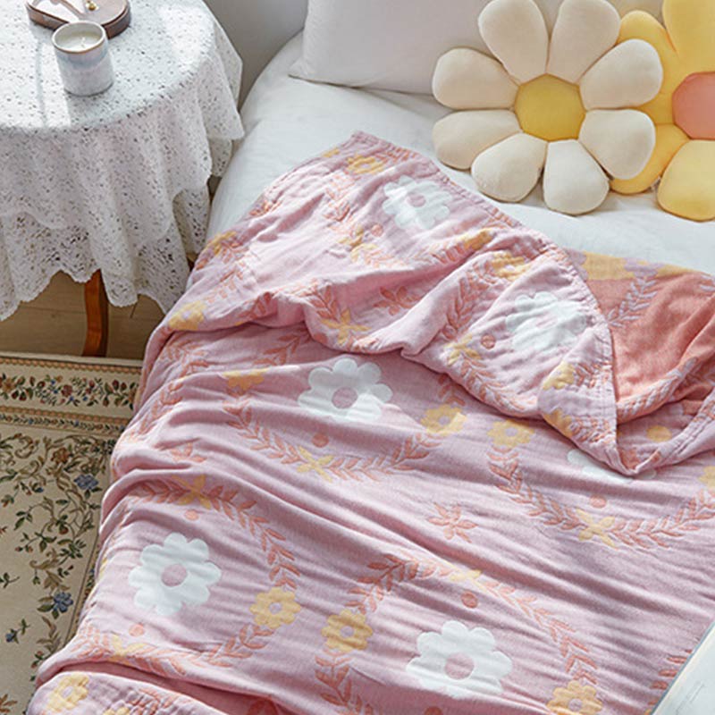 Ownkoti White Flower Lightweight Cotton Reversible Quilt