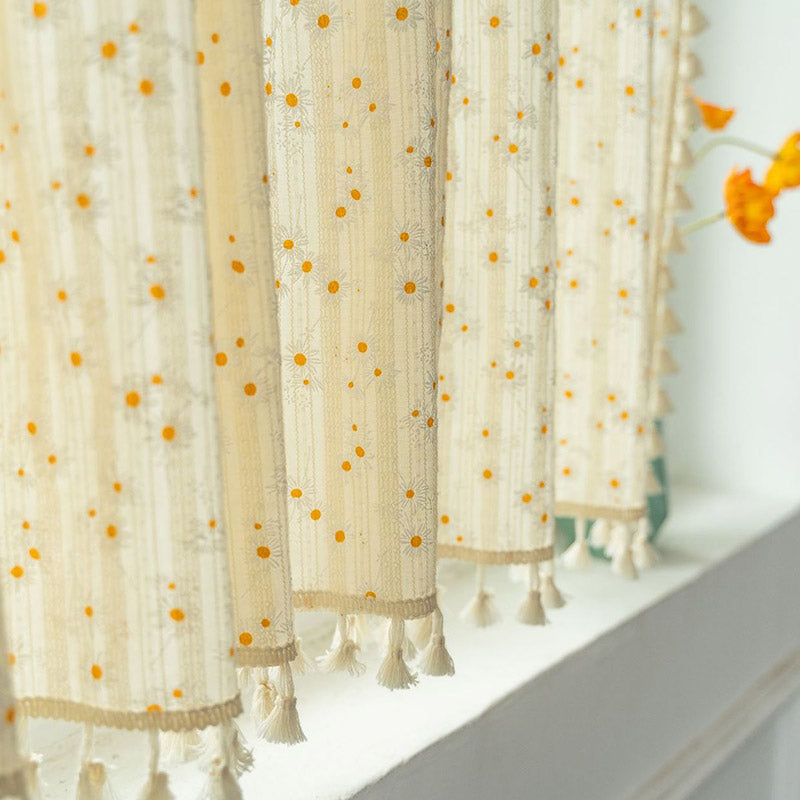 Beige Daisy Pattern Tier Curtain