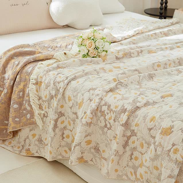 Lovely Flower Cotton Gauze Tassel Quilt