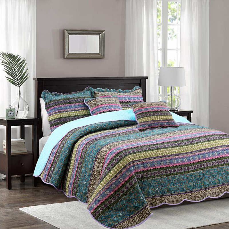 Striped Jacquard Style Quilt with Pillowcase