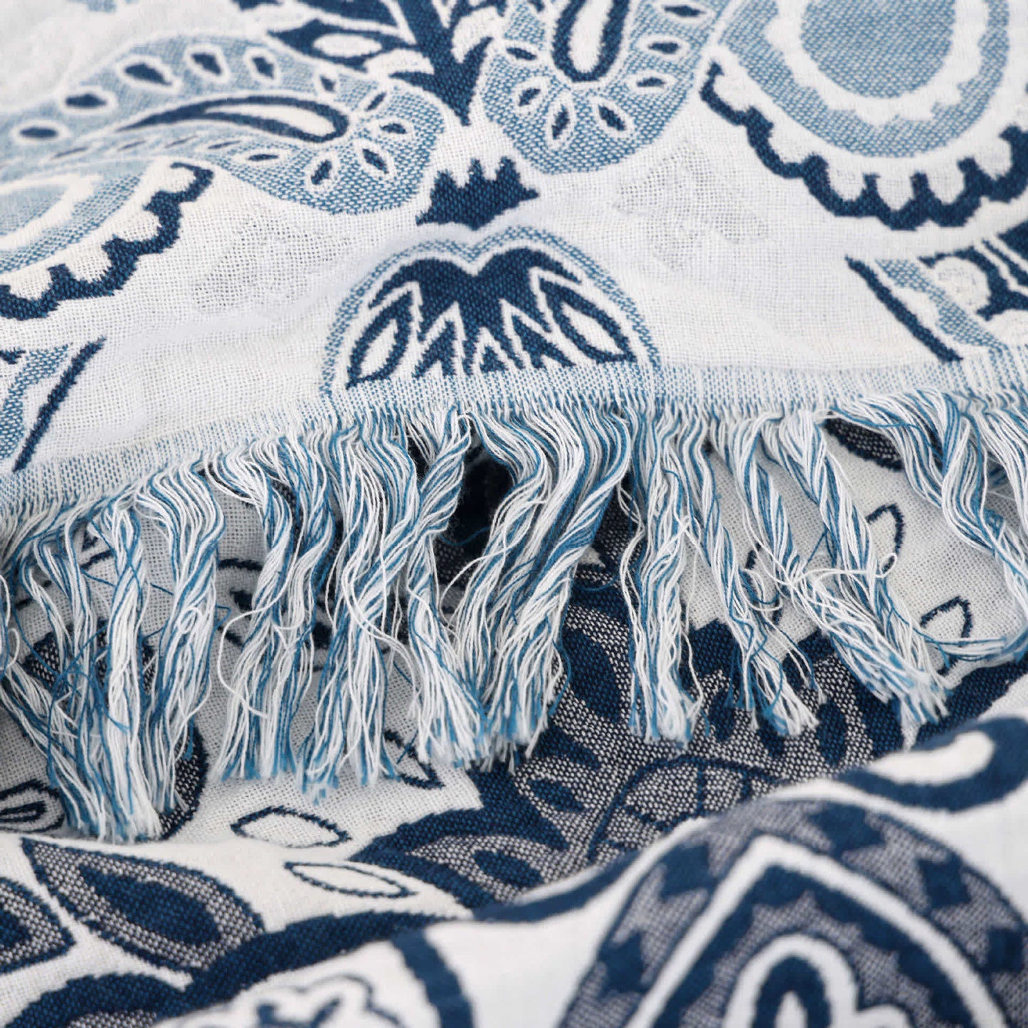 Retro Paisley Cotton Tassel Lightweight Quilt