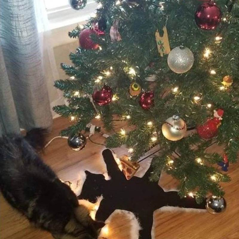 🎄🎁 Ownkoti Aunt Bethany's Fried Cat Decorative Fur Trimmed Rug in National Lampoon’s Christmas Vacation - image 4