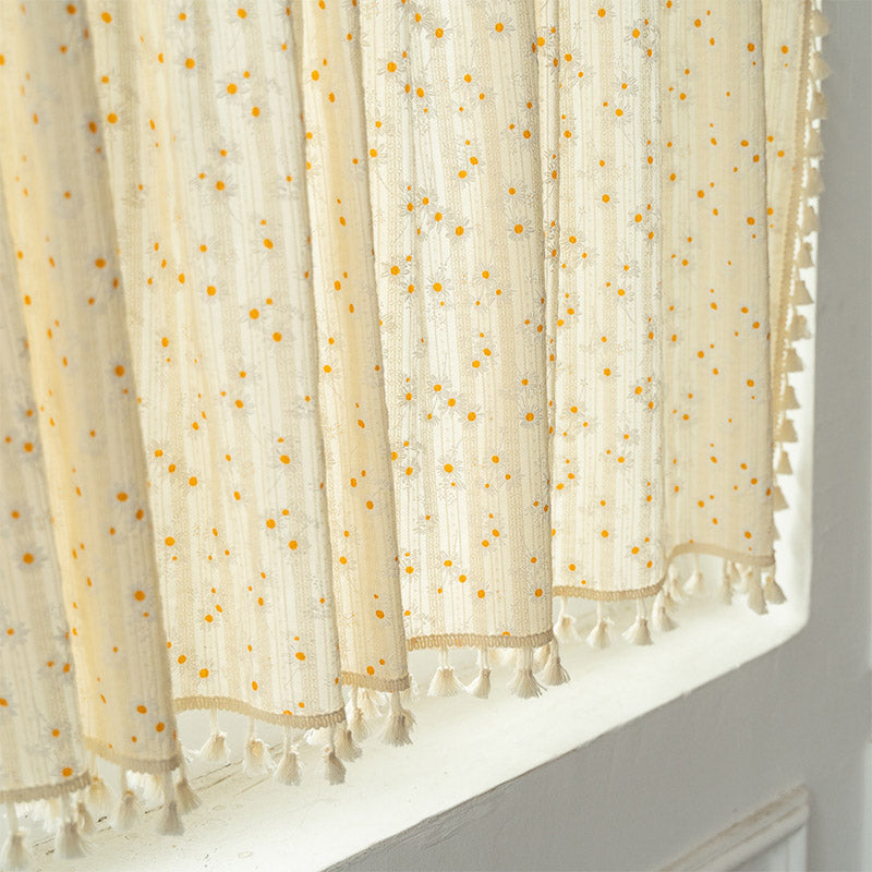 Beige Daisy Pattern Tier Curtain