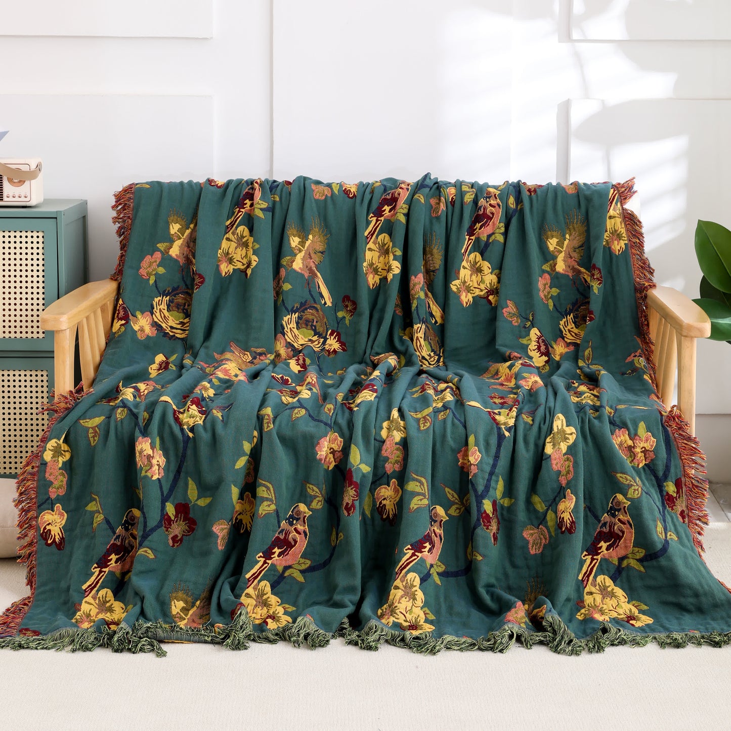 Magpie Floral Cotton Reversible Tassel Quilt