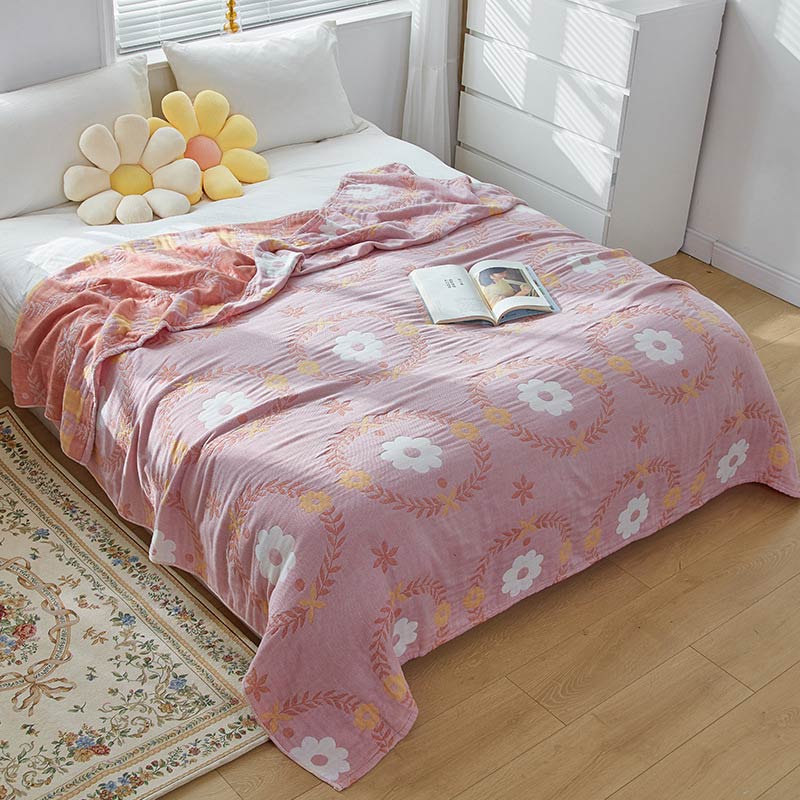 Ownkoti White Flower Lightweight Cotton Reversible Quilt