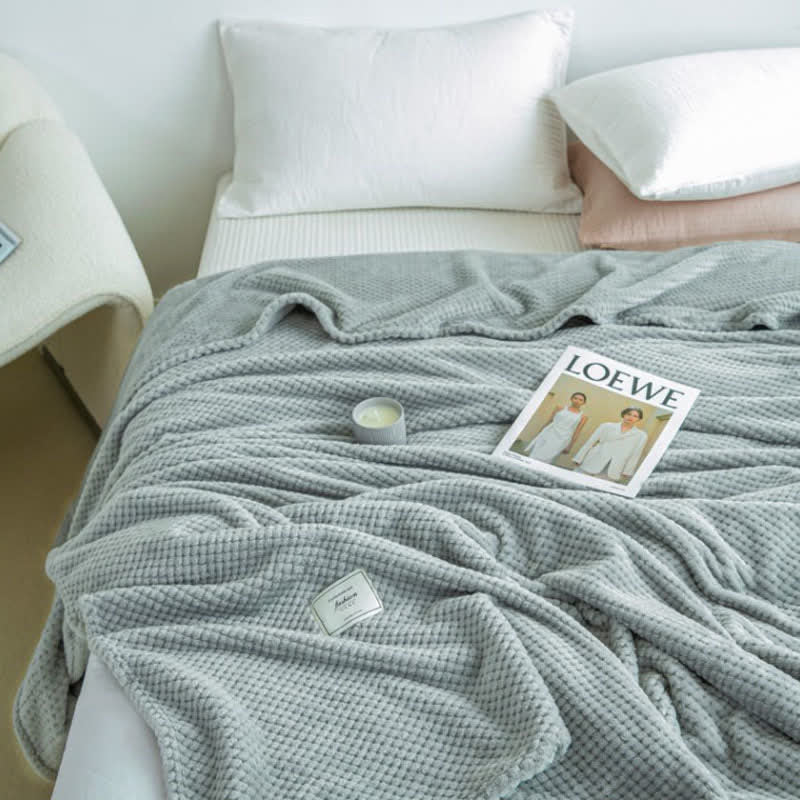 Modern Lightweight Soft Throw Blanket