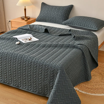 Solid Color Zigzag Soft Decorative Quilt