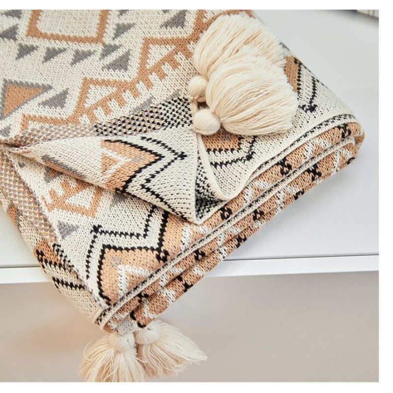 Ownkoti Cozy Shape Pattern Tassel Knitted Blanket