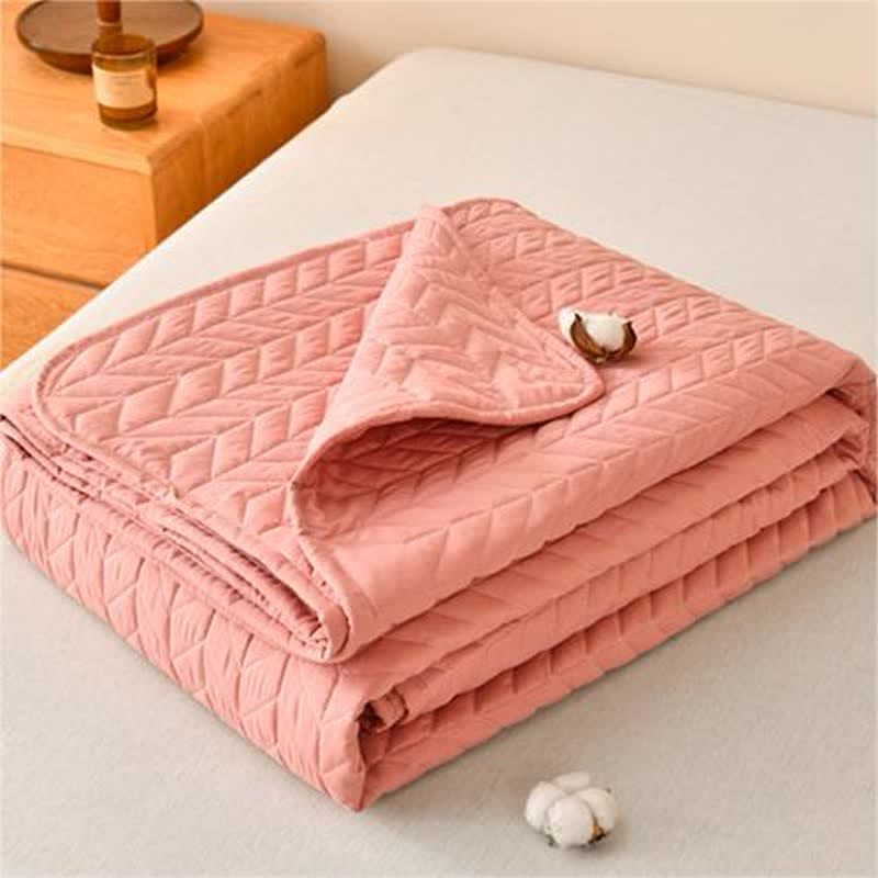 Solid Color Zigzag Soft Decorative Quilt