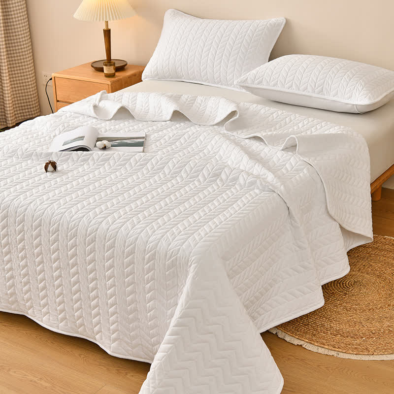 Solid Color Zigzag Soft Decorative Quilt